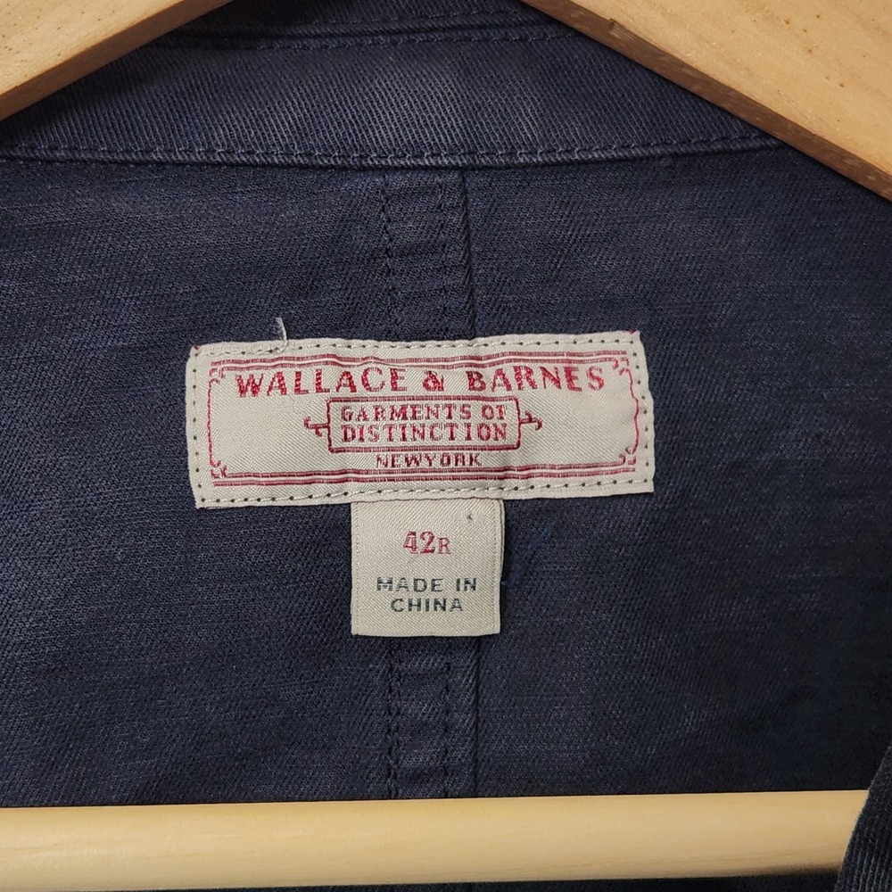 Wallace & Barnes Men's Navy Cotton Casual Blazer - Versatile Three-Button Style - Picture 3 of 6